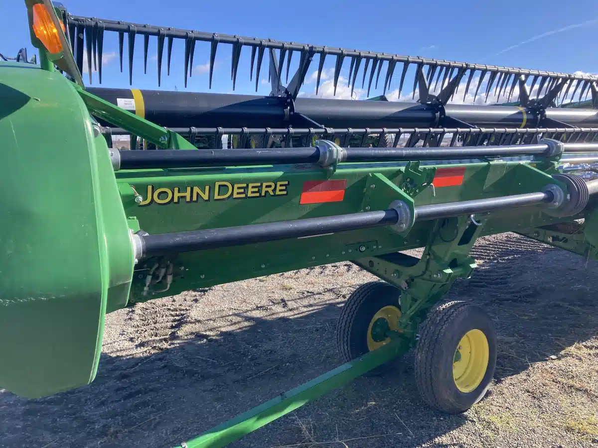 Gallery image 2 for Used 2023 John Deere 735FD Header - Draper