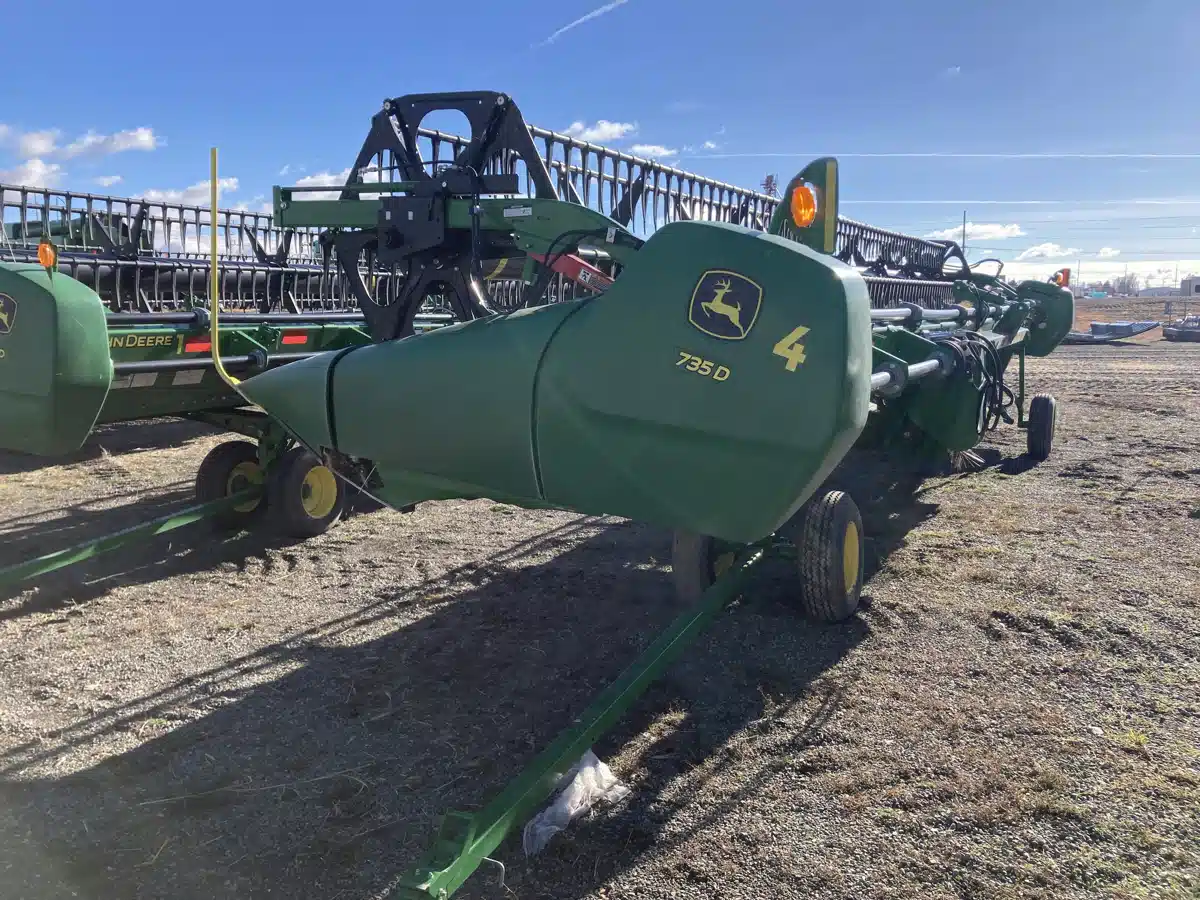 Gallery image 2 for Used 2023 John Deere 735FD Header - Draper