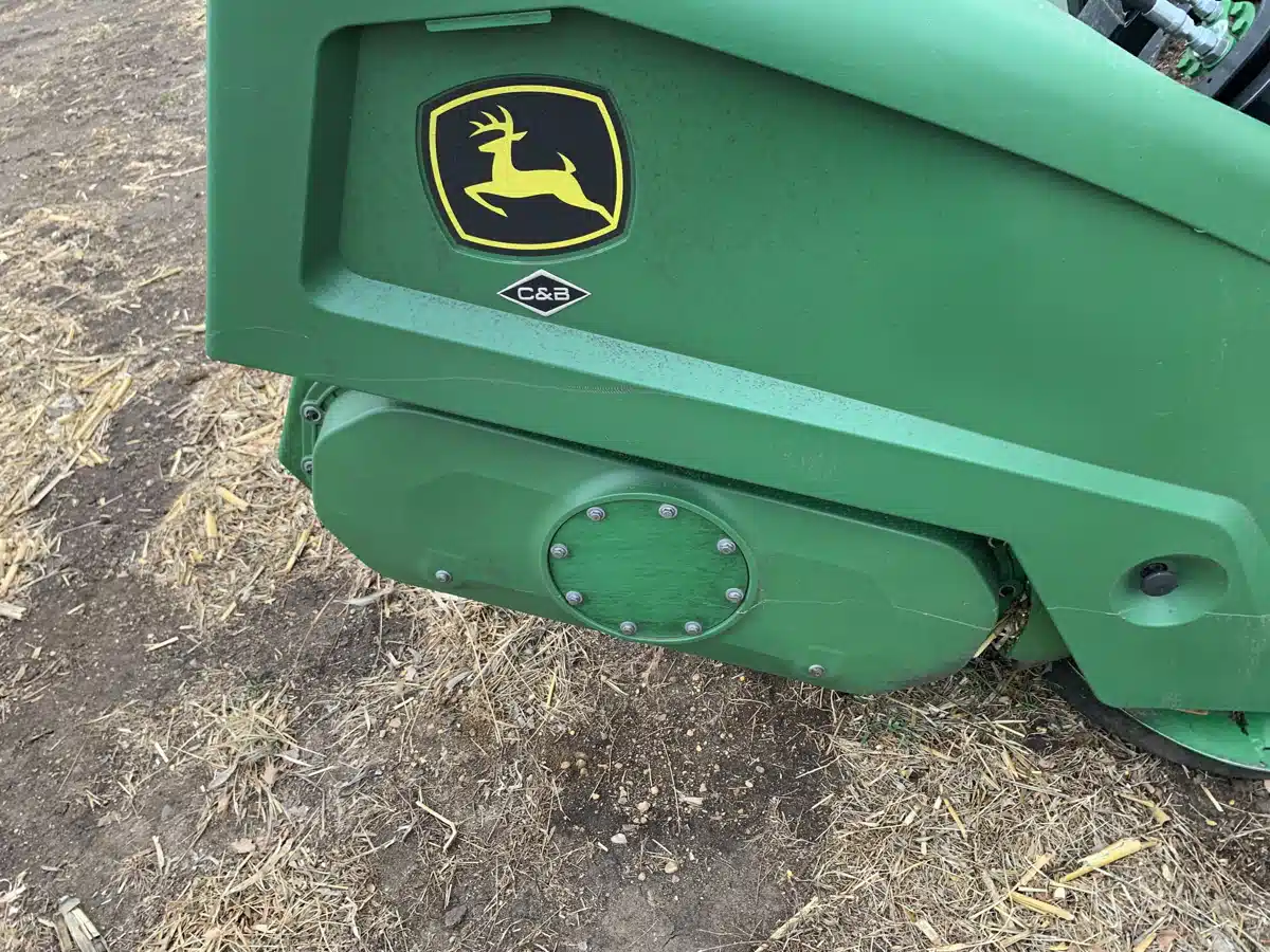 Gallery image 2 for Used 2022 John Deere C12R Header - Row Crop