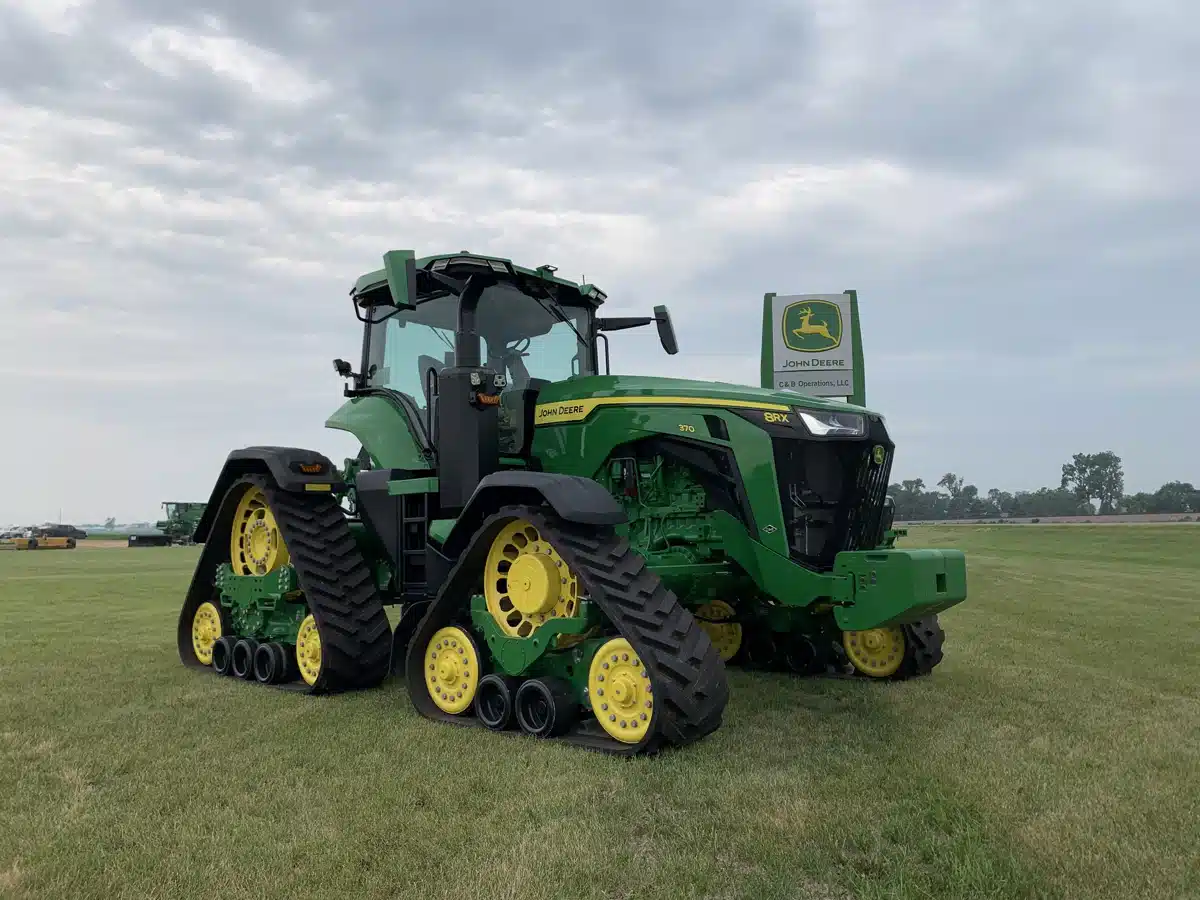 Gallery image 2 for Used 2023 John Deere 8R 370 Tractor