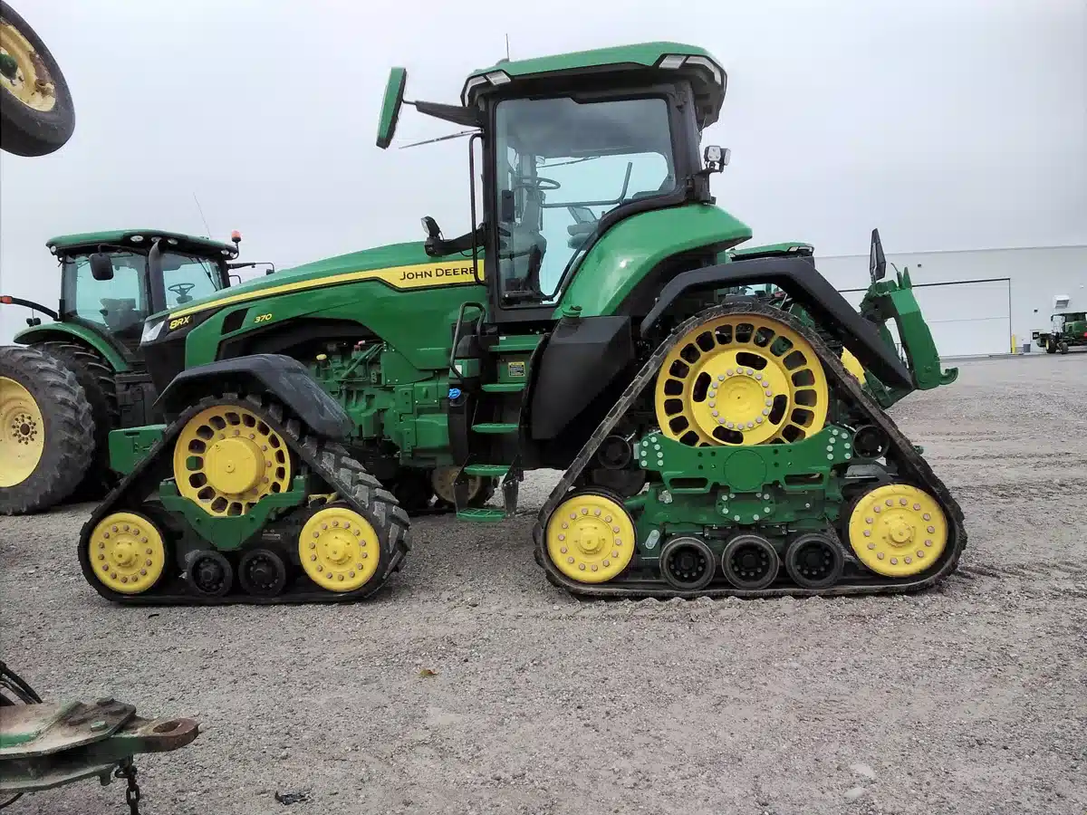 Gallery image 2 for Used 2023 John Deere 8R 370 Tractor