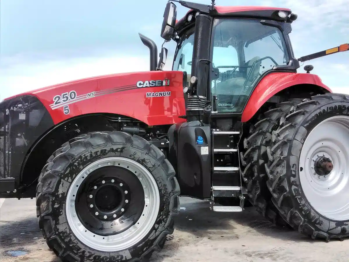Gallery image 2 for Used 2022 Case IH MAGNUM 250 Tractor