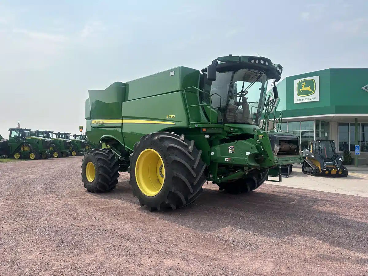 Gallery image 2 for Used 2021 John Deere S780 Combine