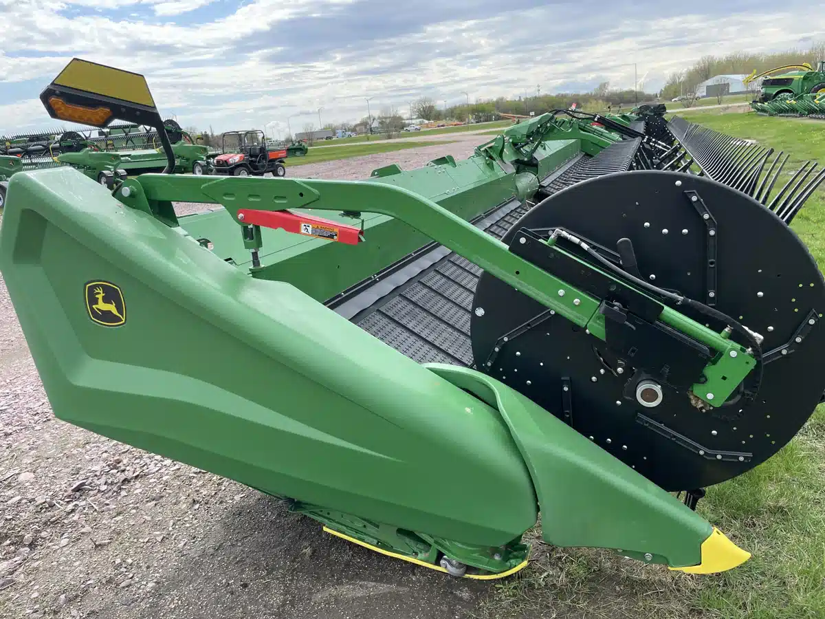 Gallery image 2 for Used 2022 John Deere HD50F Header Combine