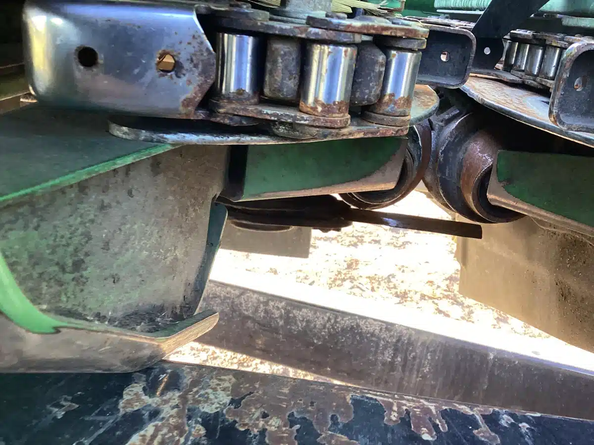 Gallery image 2 for Used 2022 John Deere C12R Header - Row Crop