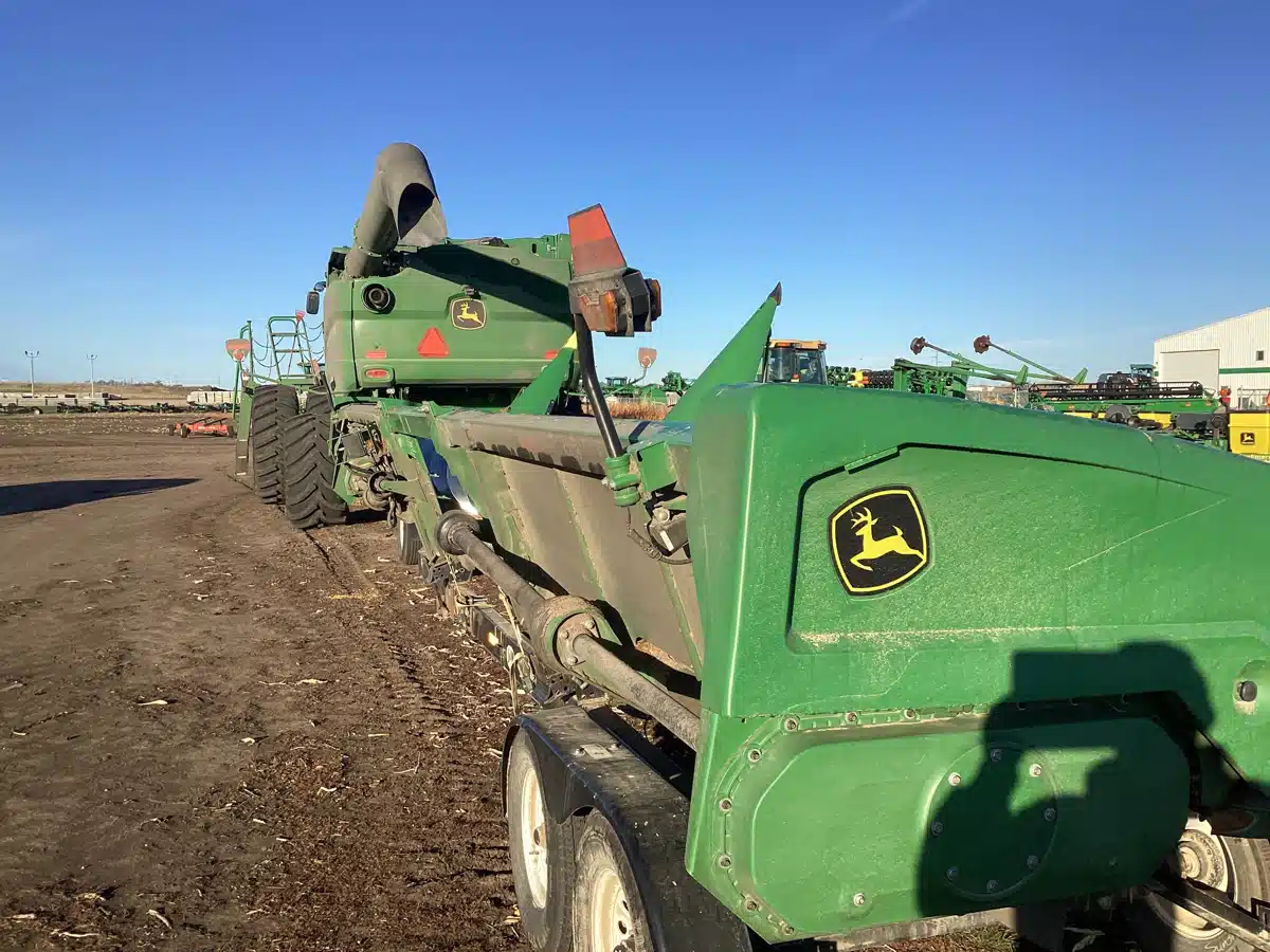 Gallery image 1 for Used 2022 John Deere C12R Header - Row Crop