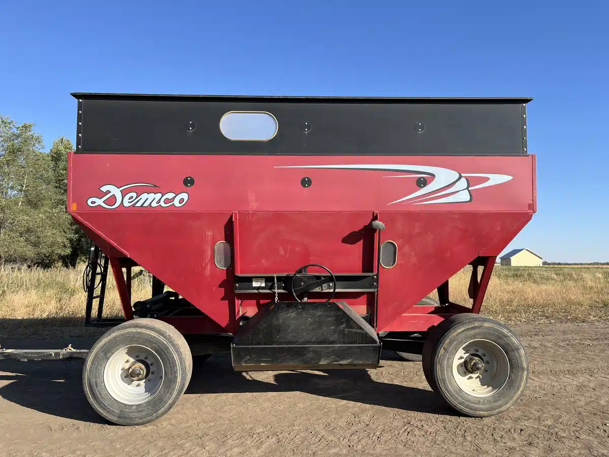 Gallery image 2 for Used Demco 750 Grain Cart