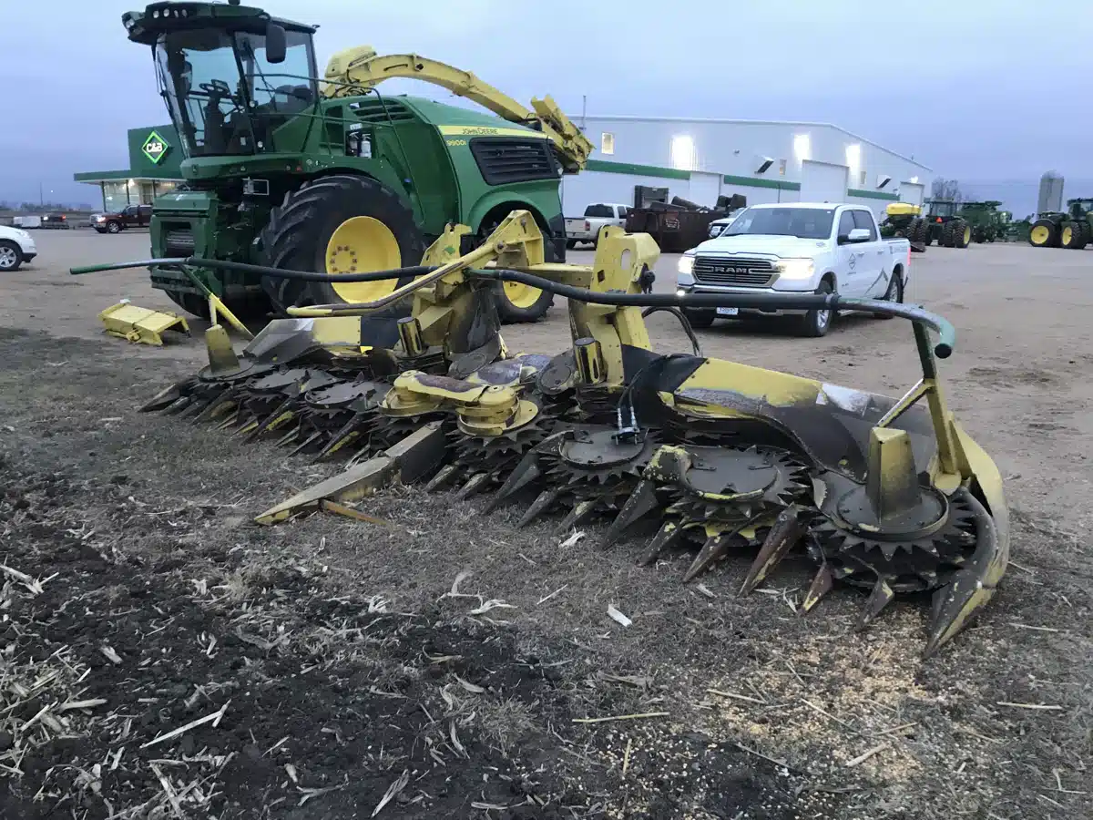 Gallery image 2 for Used 2016 John Deere 698 Header - Rotary