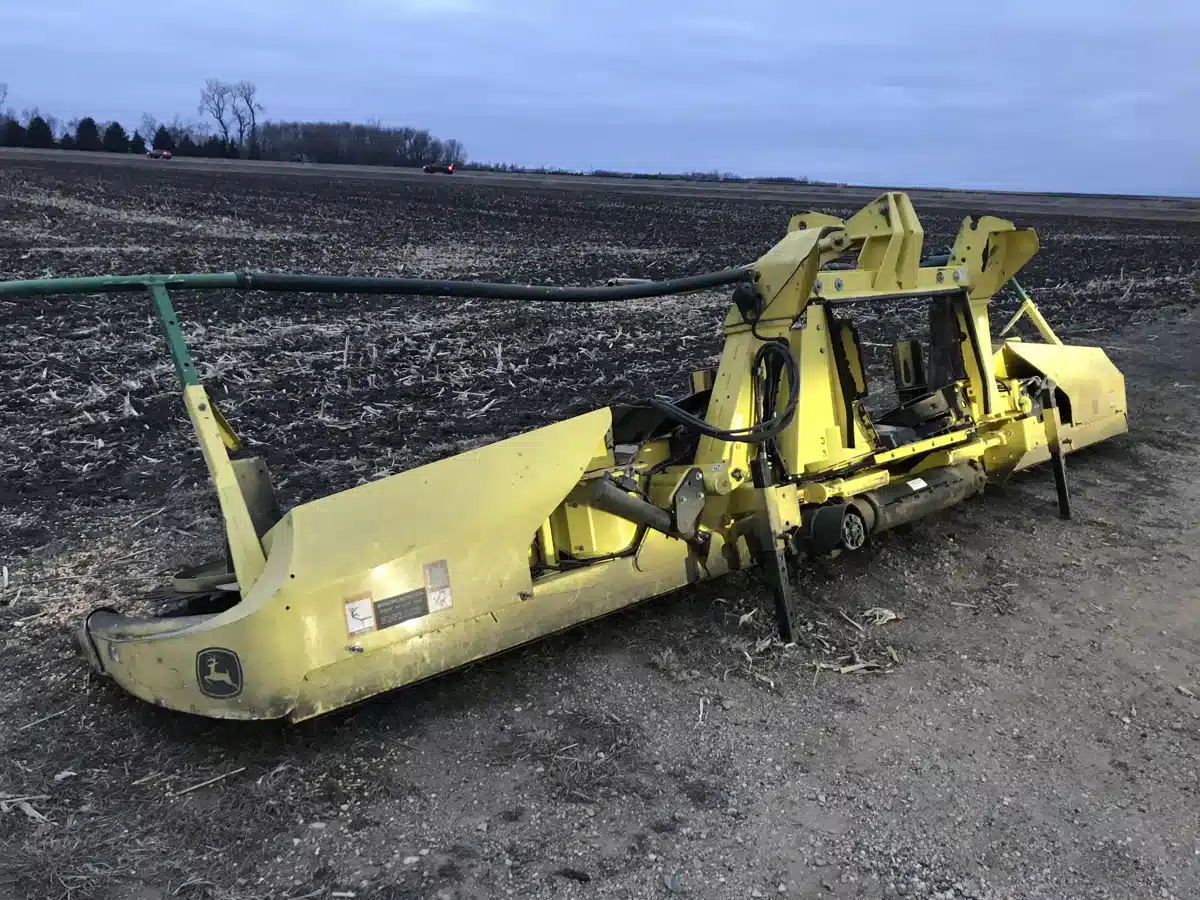 Gallery image 1 for Used 2016 John Deere 698 Header - Rotary