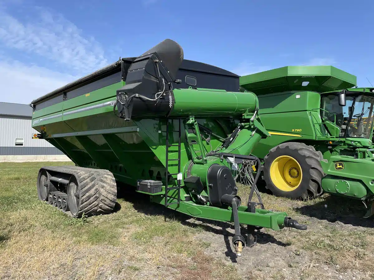 Gallery image 2 for Used 2021 Brent 1396 Grain Cart