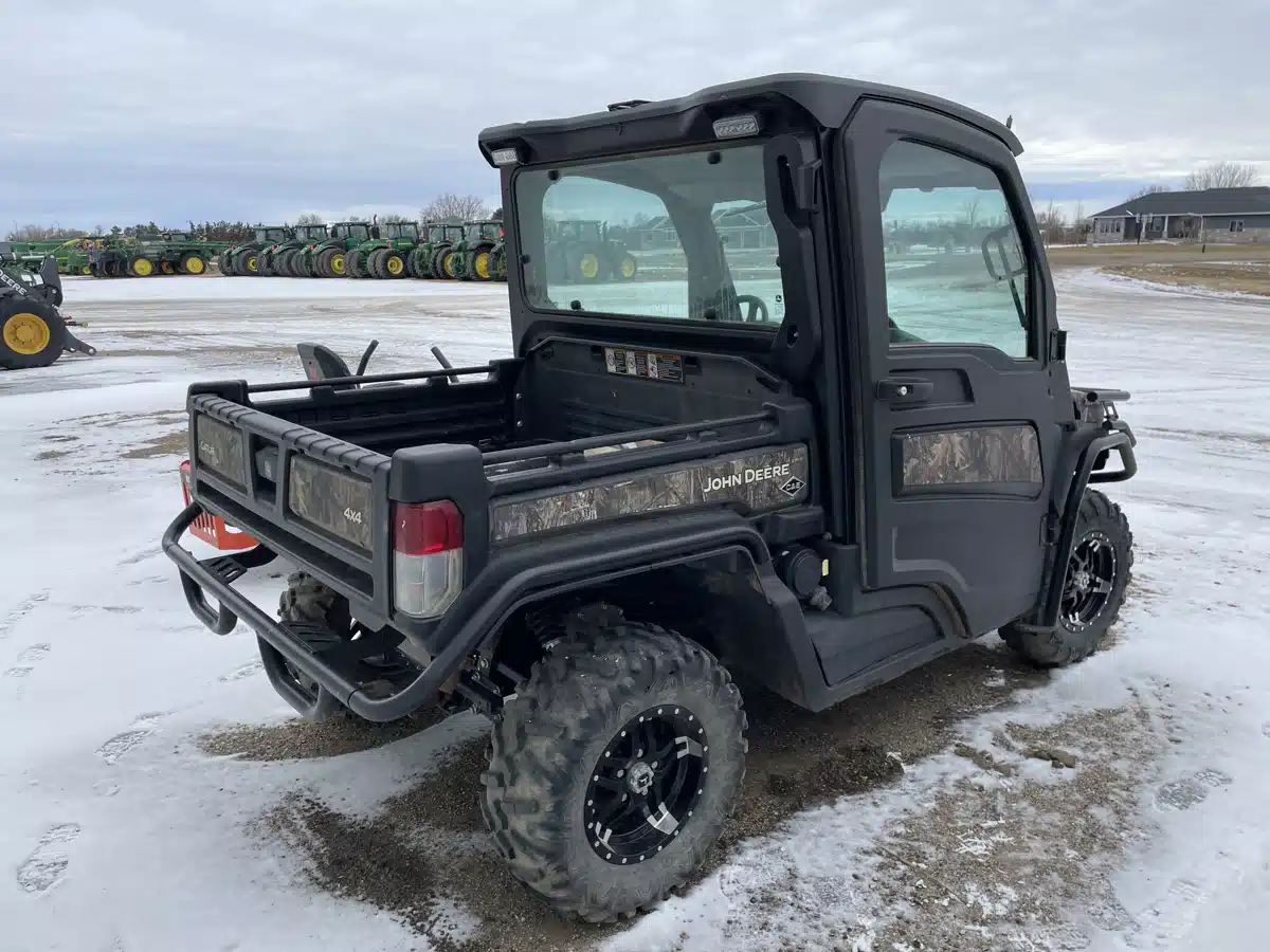 Gallery image 2 for Used 2022 John Deere XUV 835M Utility Vehicle