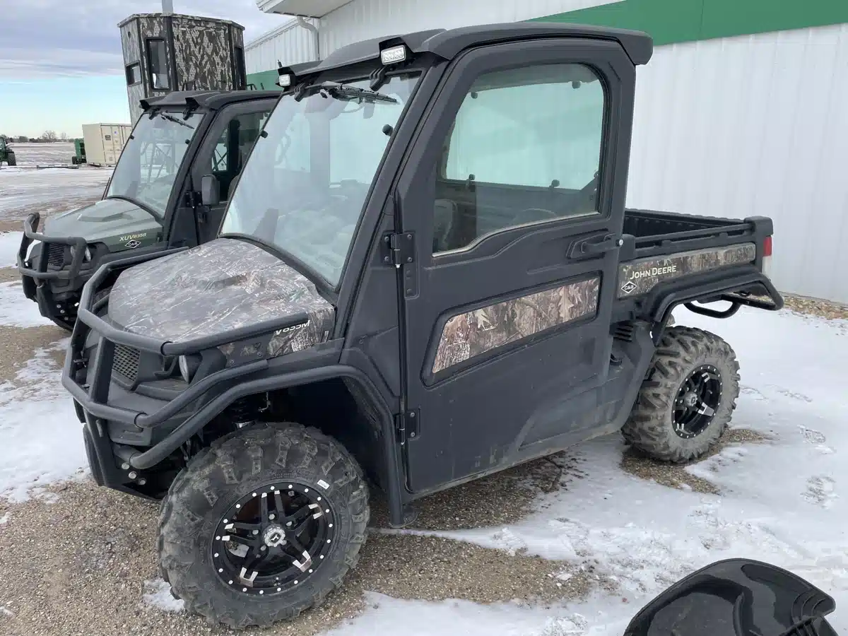 Gallery image 1 for Used 2022 John Deere XUV 835M Utility Vehicle