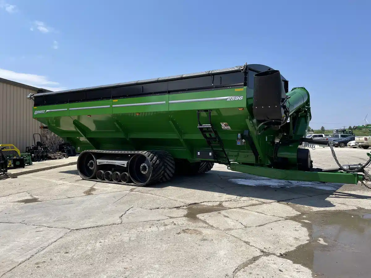 Gallery image 2 for Used 2021 Brent 2596 Grain Cart