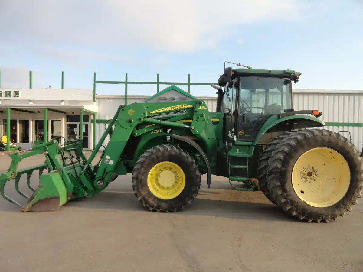 Gallery image 2 for Used 2008 John Deere 7730 Tractor