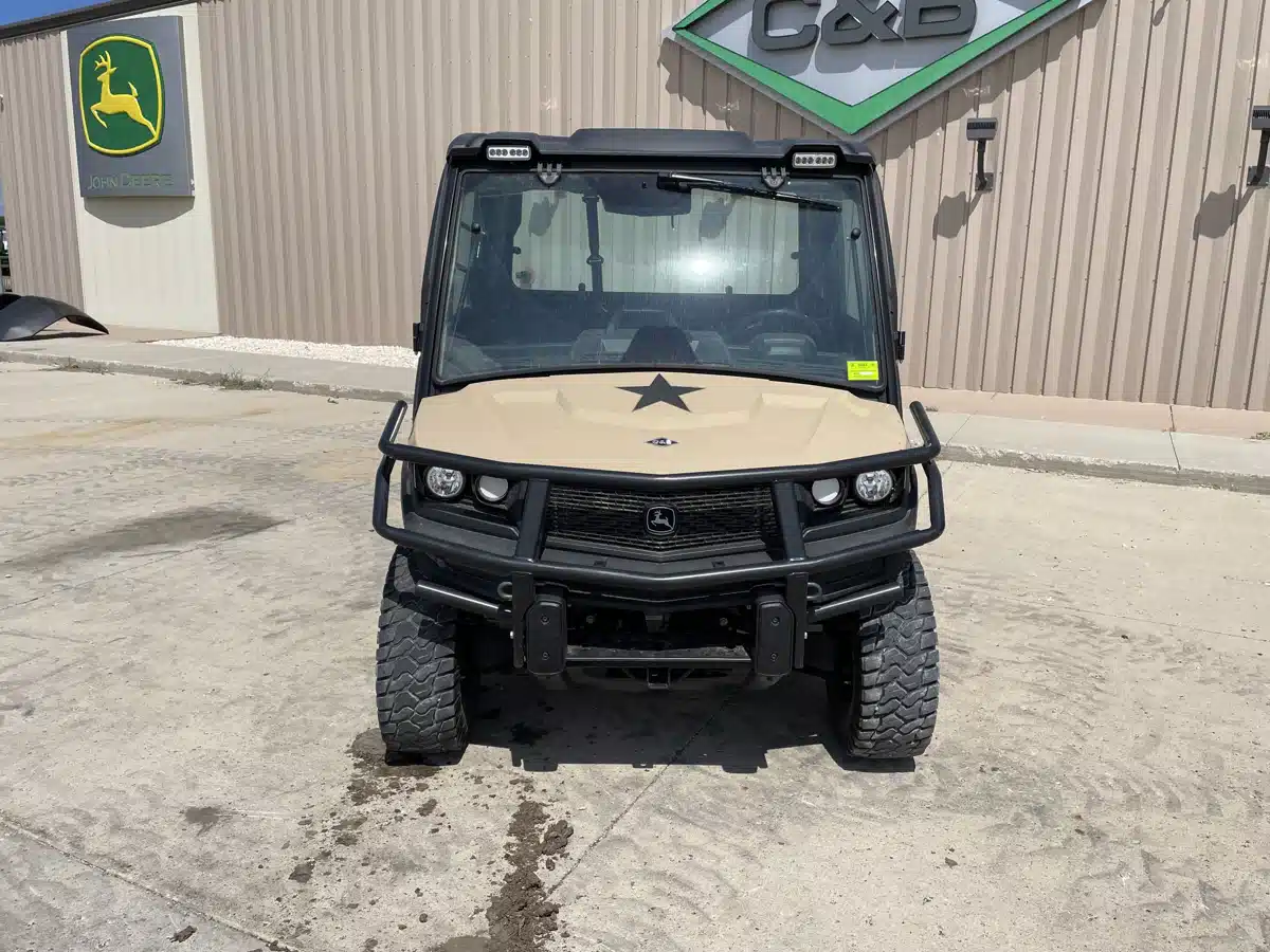 Gallery image 2 for Used 2022 John Deere XUV 835M Utility Vehicle