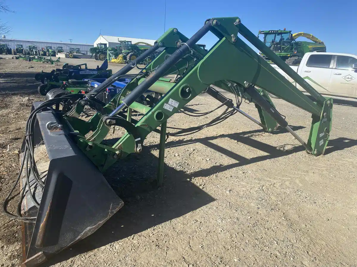 Gallery image 1 for Used Buhler 2895 Tractor Loader