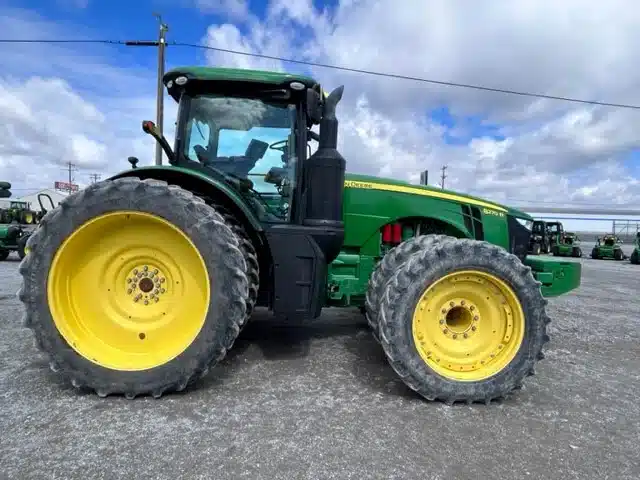 Gallery image 2 for Used 2015 John Deere 8270R Tractor