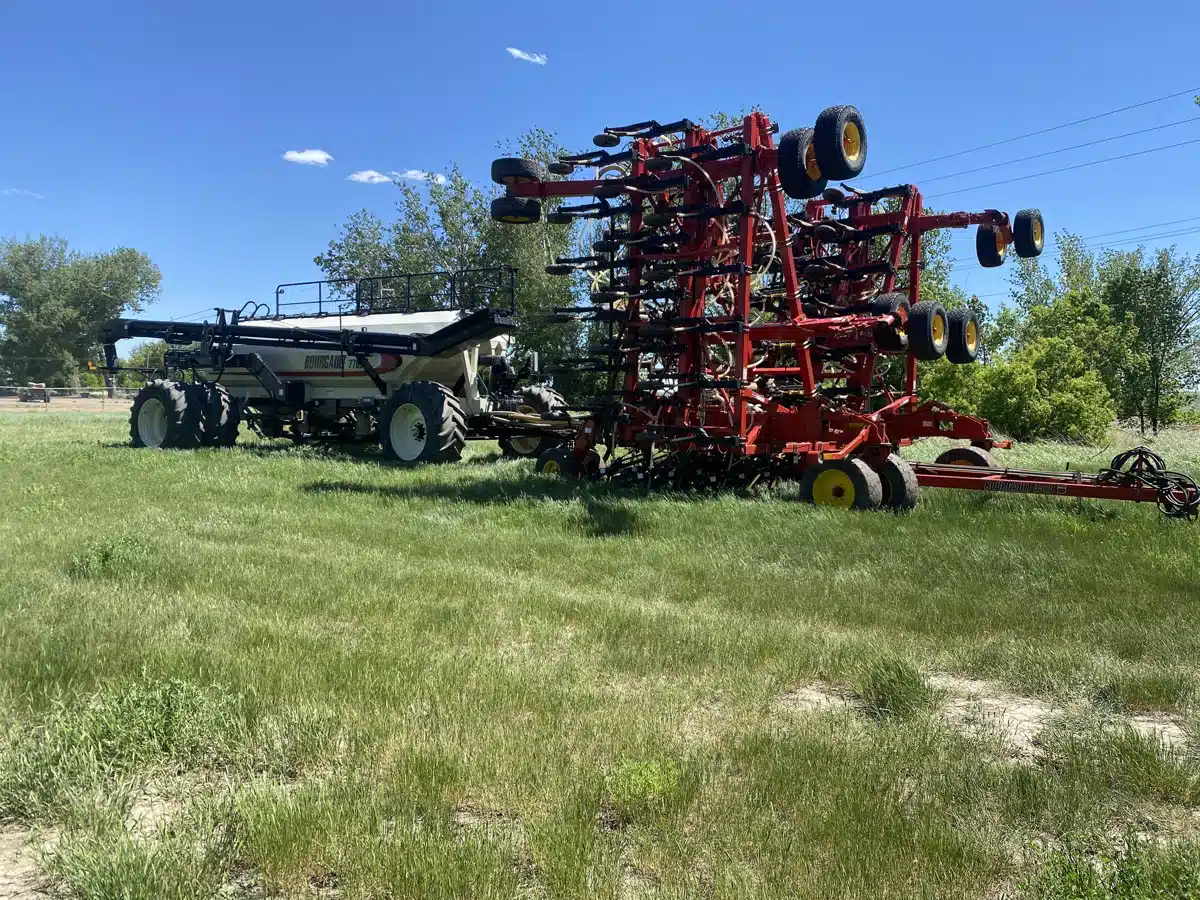 Gallery image 1 for Used 2015 Bourgault 3320-76 Air Drill