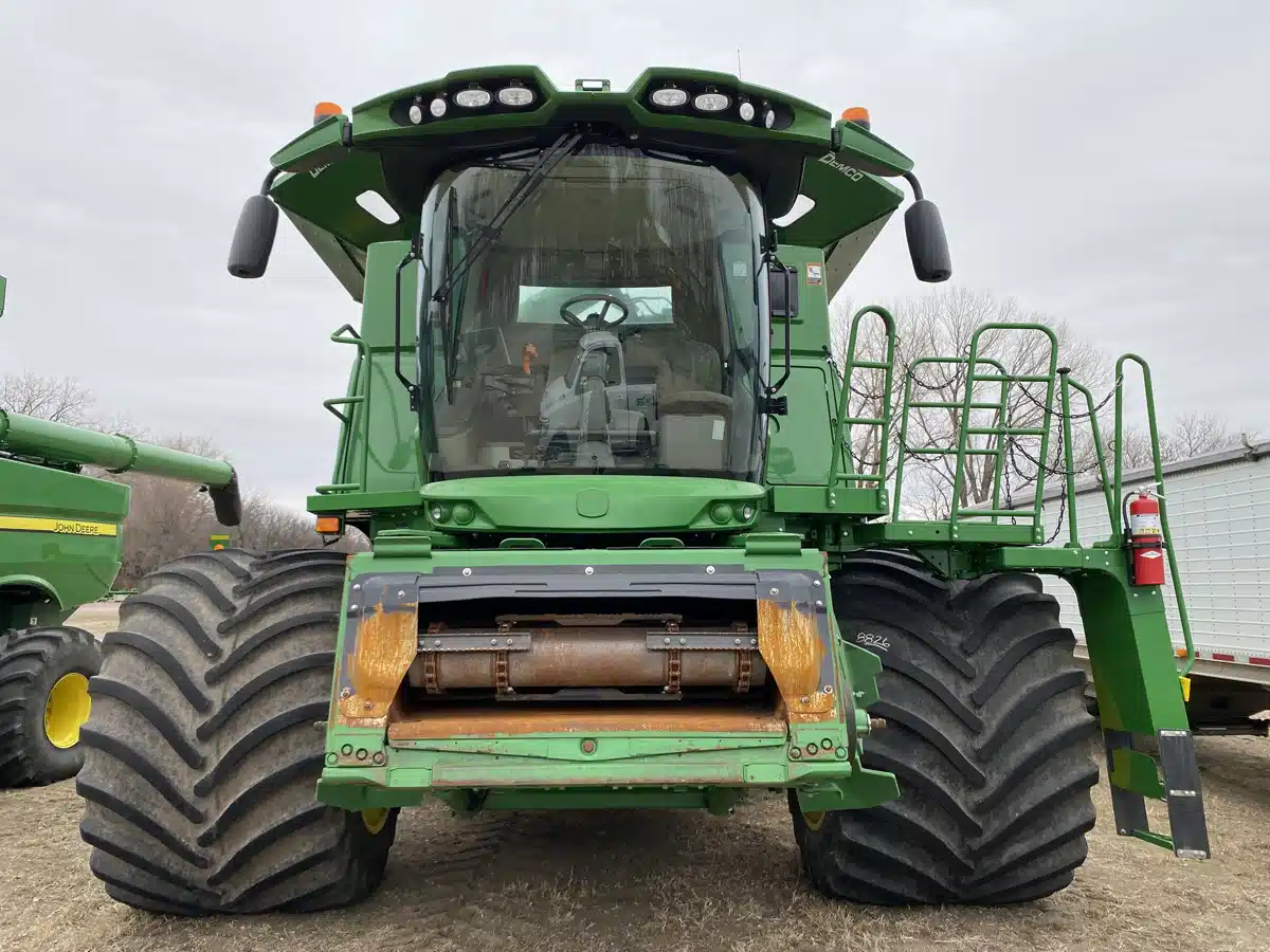 Gallery image 2 for Used 2019 John Deere S780 Combine