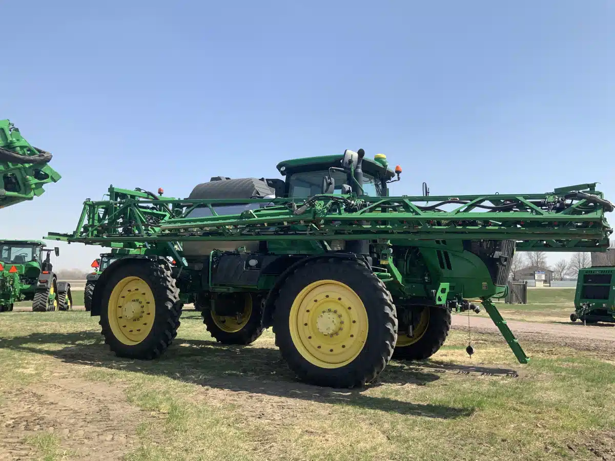 Gallery image 1 for Used 2016 John Deere R4045 Sprayer - Self Propelled