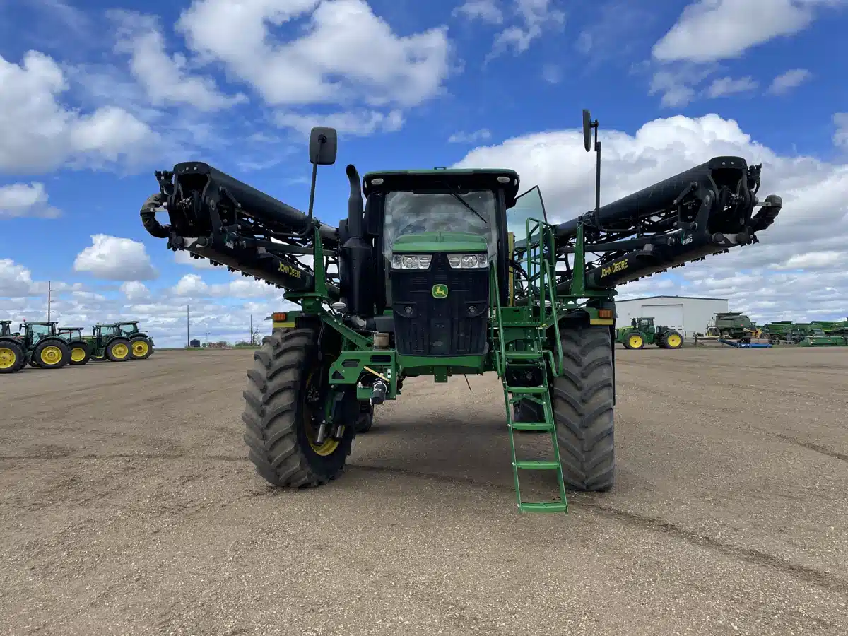 Gallery image 2 for Used 2019 John Deere R4045 Sprayer - Self Propelled