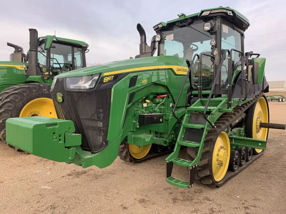 Gallery image 1 for Used 2023 John Deere 8RT 370 Tractor