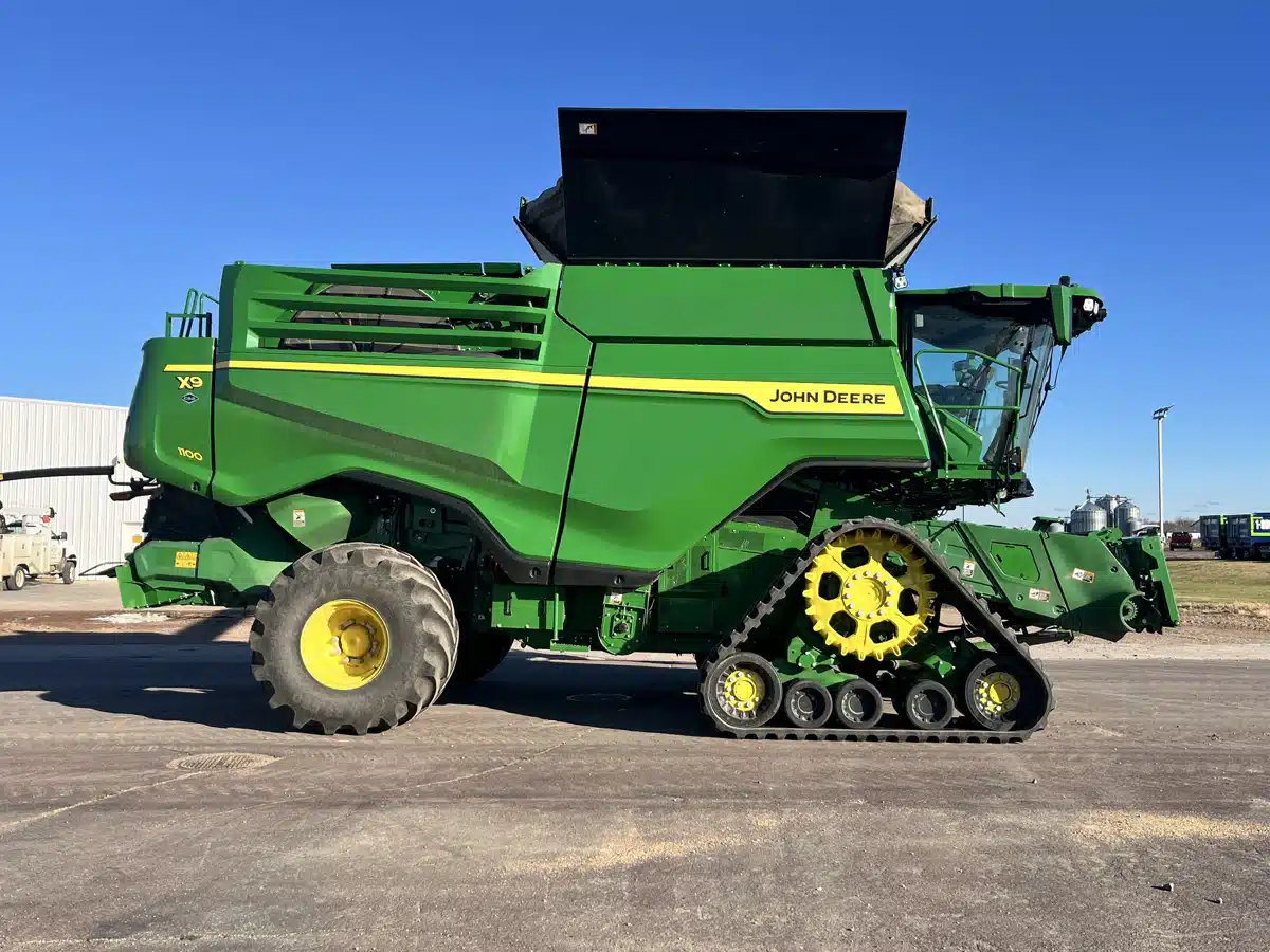 Gallery image 1 for Used 2021 John Deere X9 1100 Combine