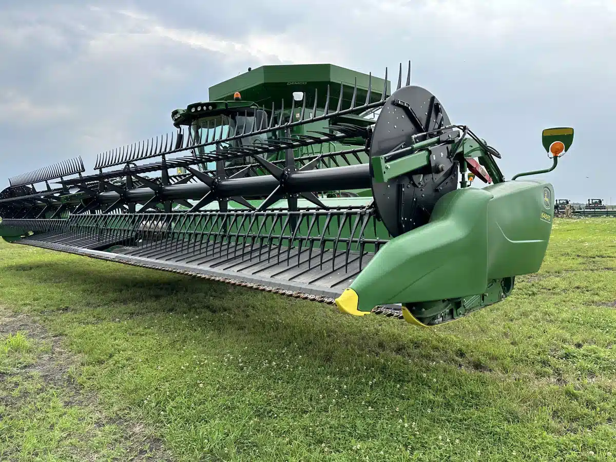 Gallery image 1 for Used 2018 John Deere 645FD Header - Draper