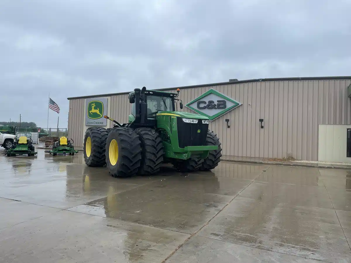 Gallery image 2 for Used 2012 John Deere 9460R Tractor