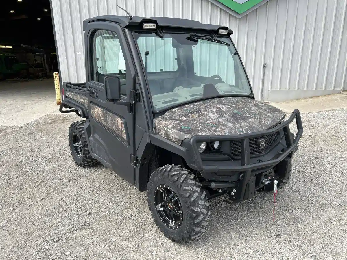 Gallery image 2 for Used 2021 John Deere XUV 835R Utility Vehicle