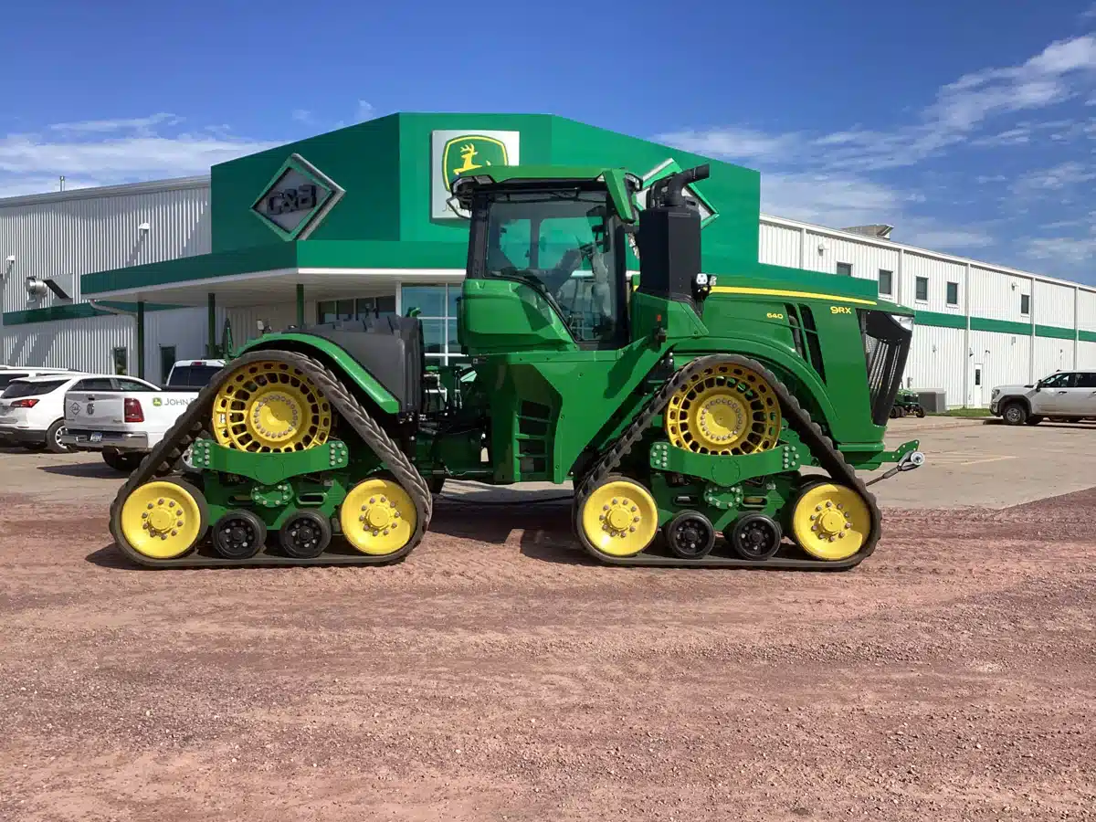 Gallery image 1 for Used 2023 John Deere 9RX 640 Tractor