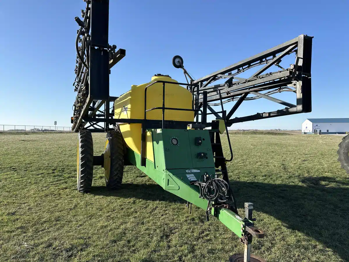 Gallery image 2 for Used Demco 1600 Sprayer - Pull Type