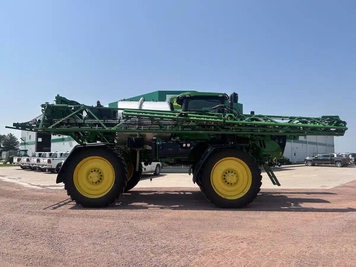 Gallery image 1 for Used 2024 John Deere 616R Sprayer - Self Propelled