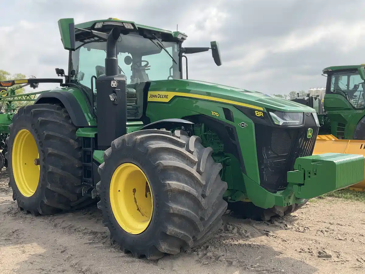Gallery image 2 for Used 2020 John Deere 8R 370 Tractor
