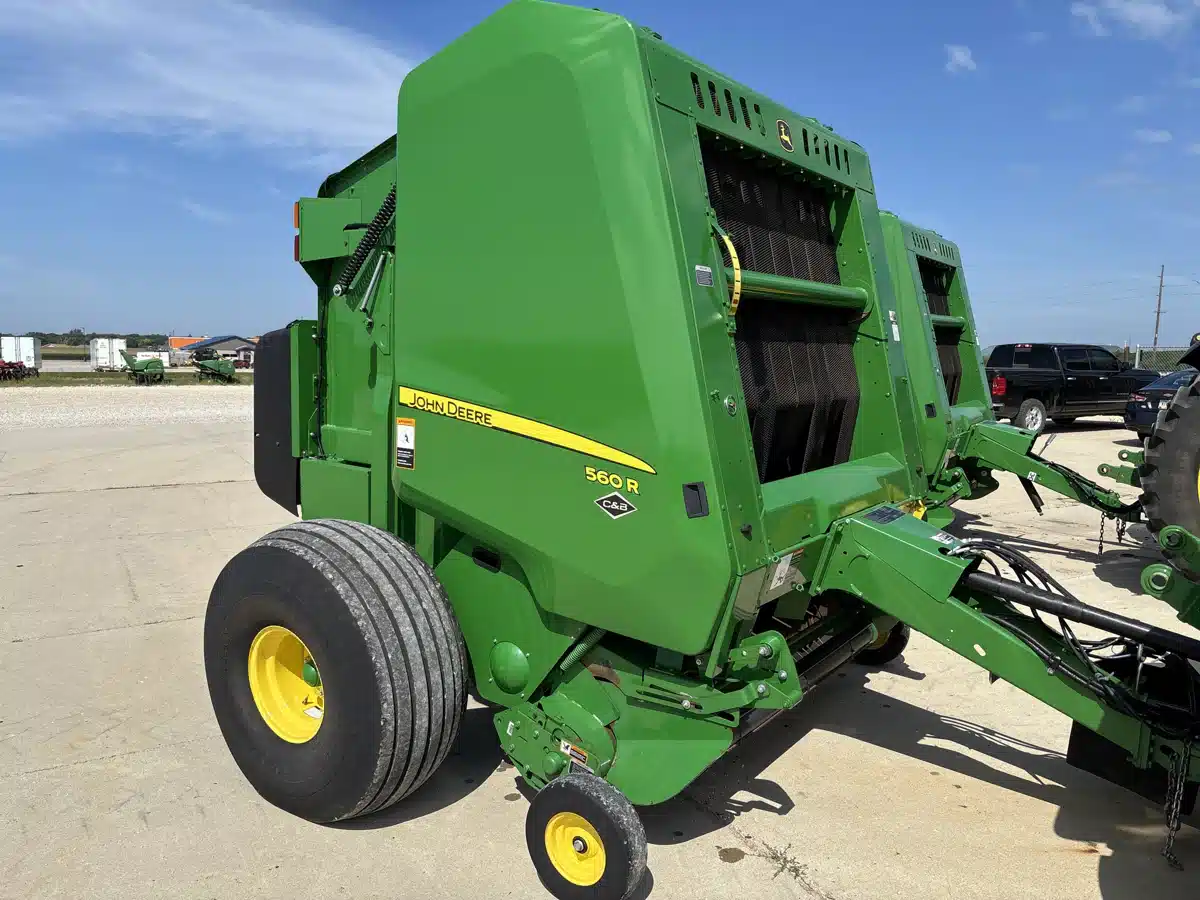 Gallery image 1 for Used 2021 John Deere 560R Round Baler