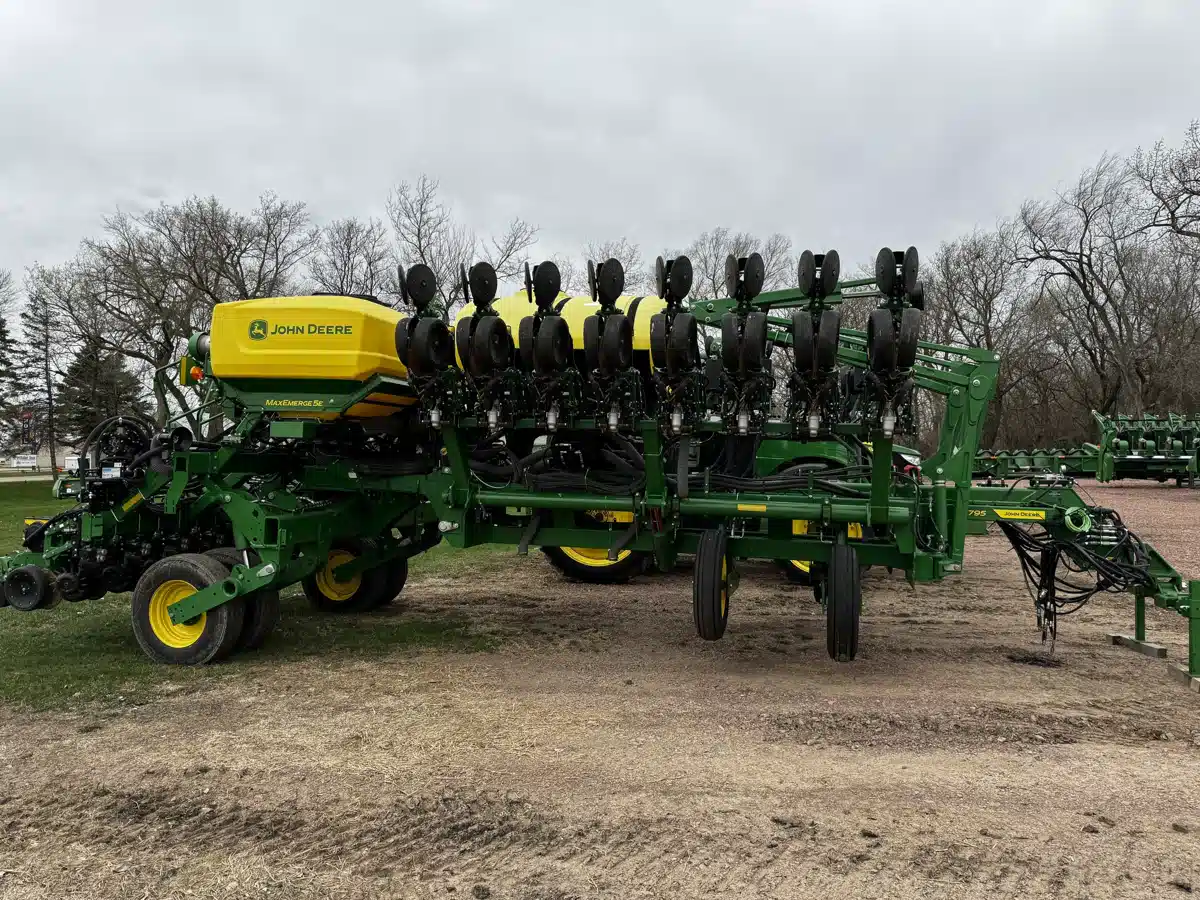Gallery image 2 for Used 2022 John Deere 1795 Planter