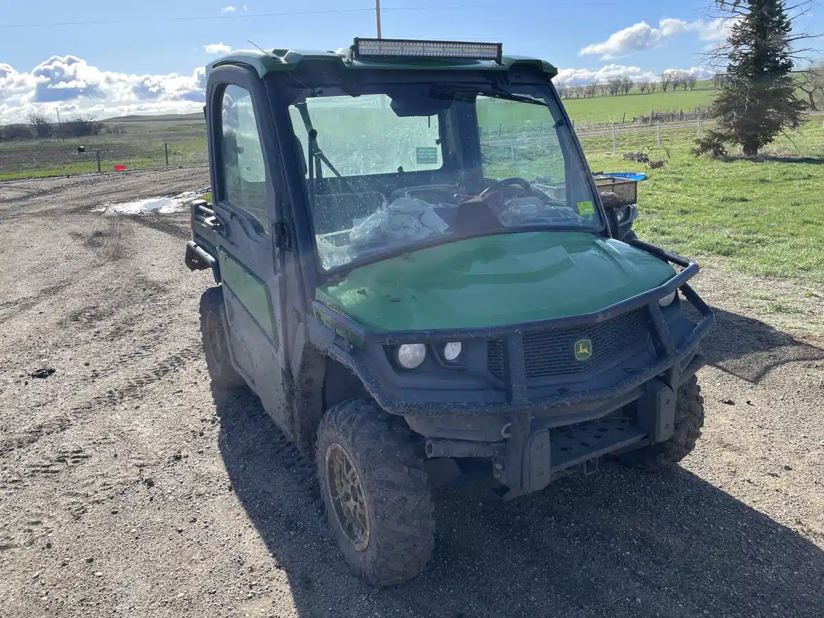 Gallery image 2 for Used 2021 John Deere XUV 835R Utility Vehicle