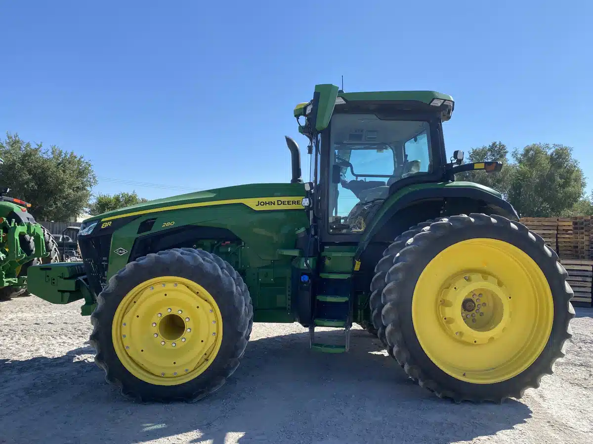 Gallery image 2 for Used 2023 John Deere 8R 280 Tractor