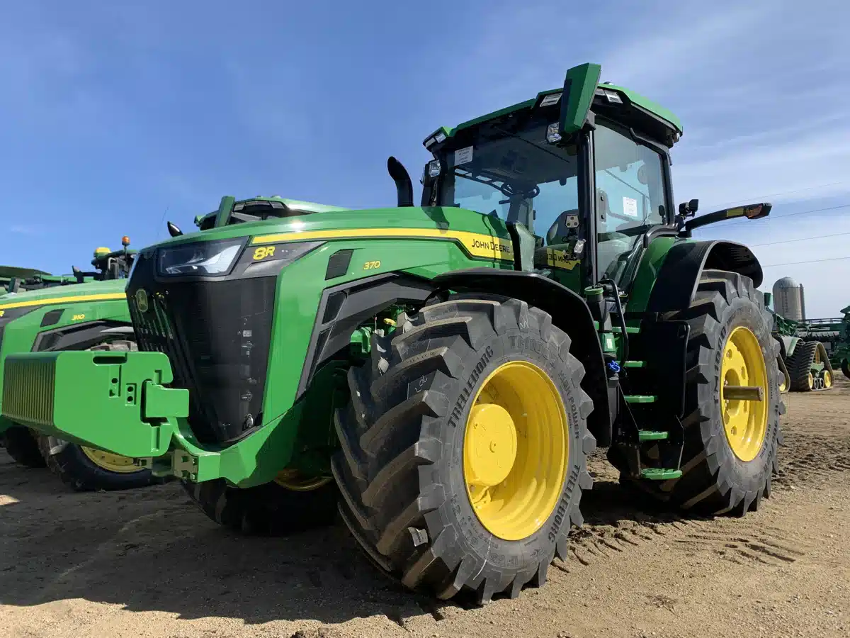 Gallery image 2 for Used 2024 John Deere 8R 370 Tractor