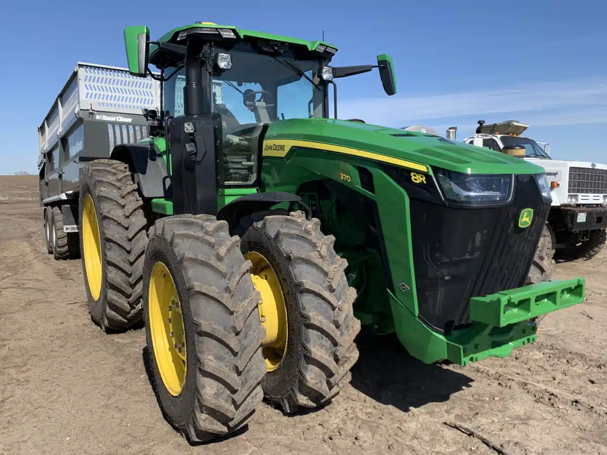 Gallery image 1 for Used 2024 John Deere 8R 370 Tractor