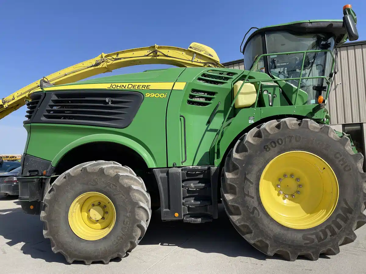 Gallery image 2 for Used 2020 John Deere 9900 Forage Harvester