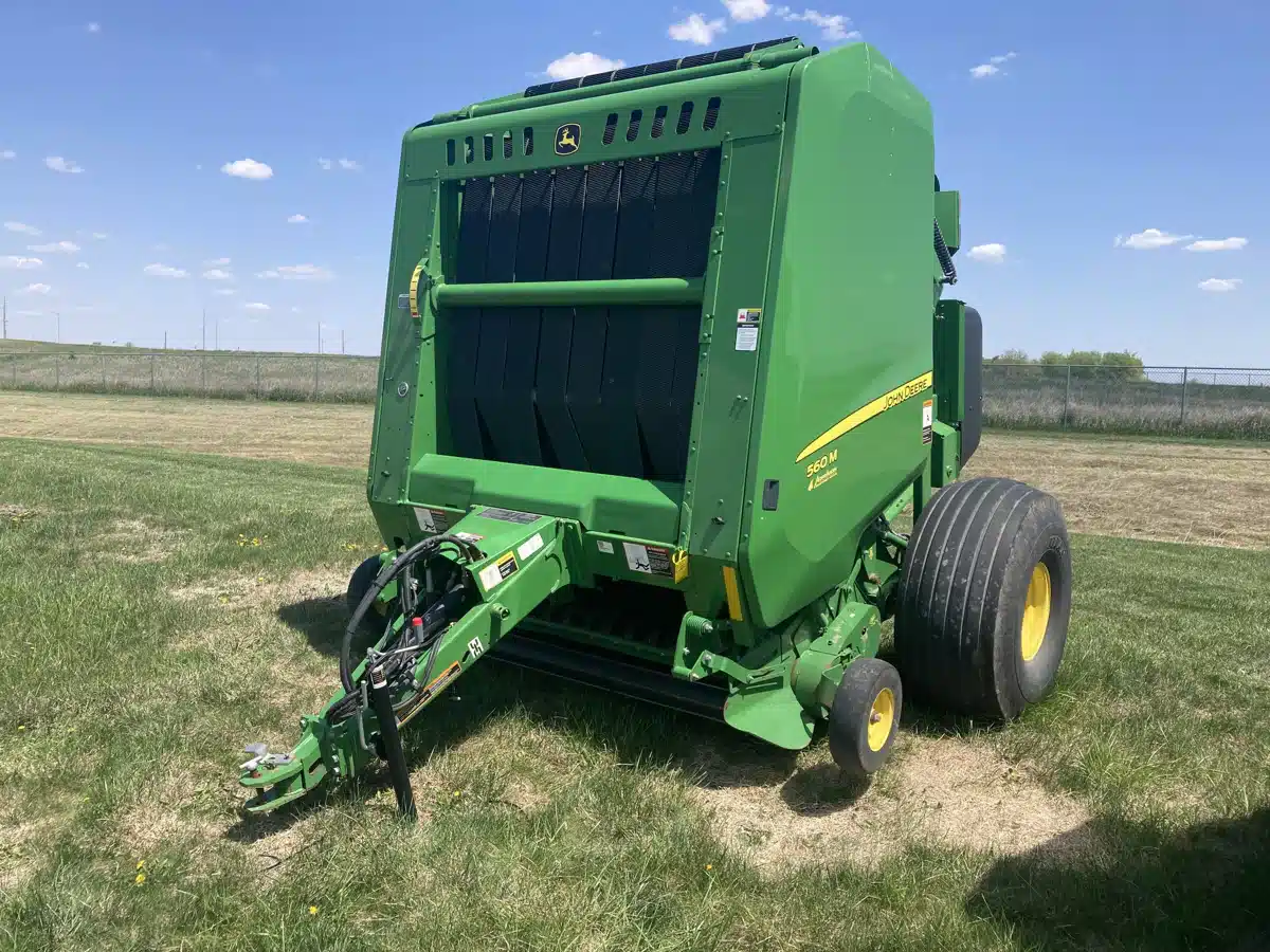 Gallery image 1 for Used 2021 John Deere 560M Round Baler