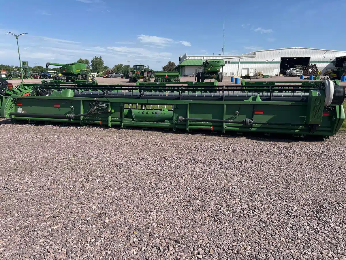 Gallery image 2 for Used 2016 John Deere 635 Header - Flex