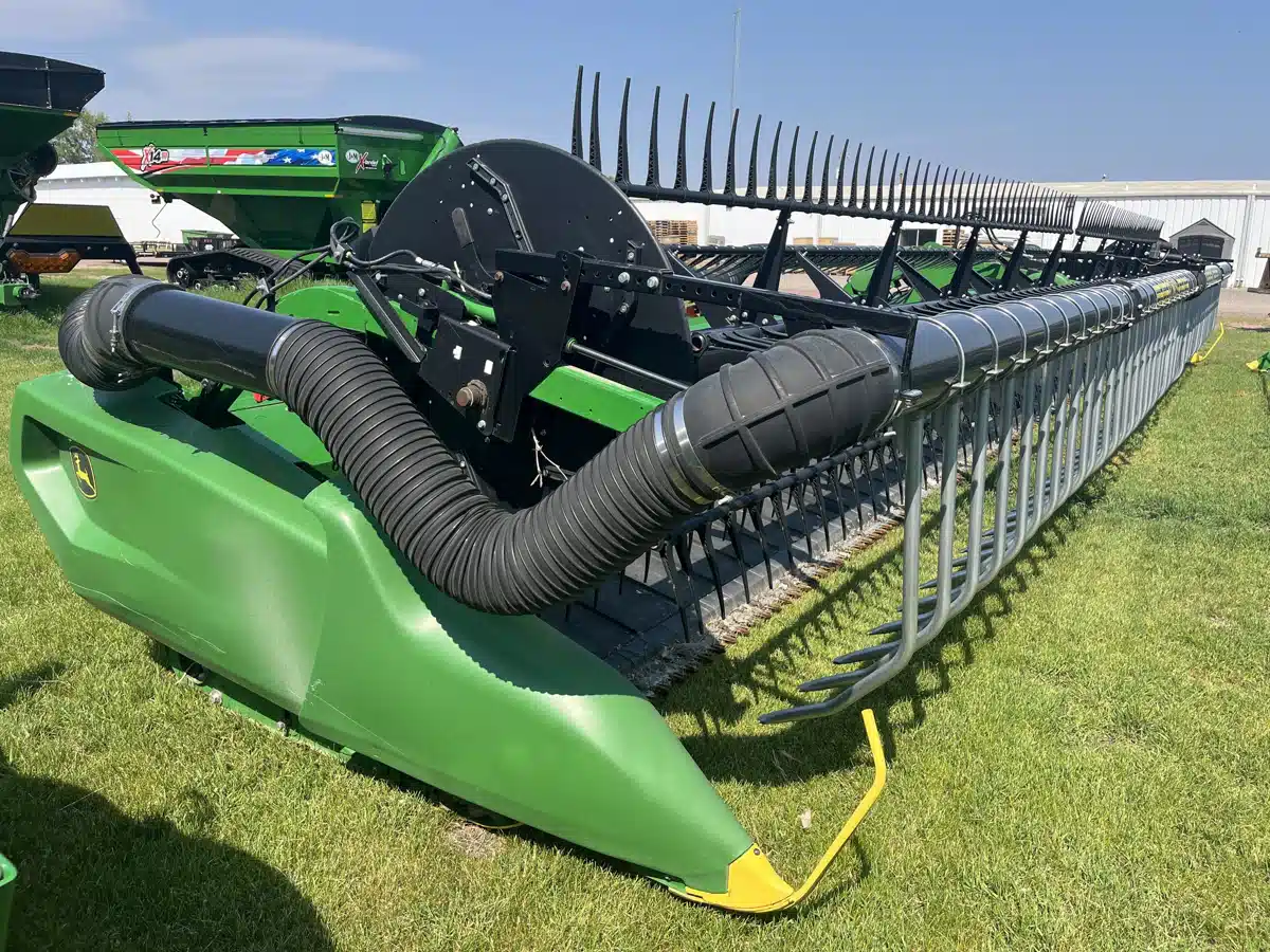 Gallery image 1 for Used 2021 John Deere RD45F Header Combine