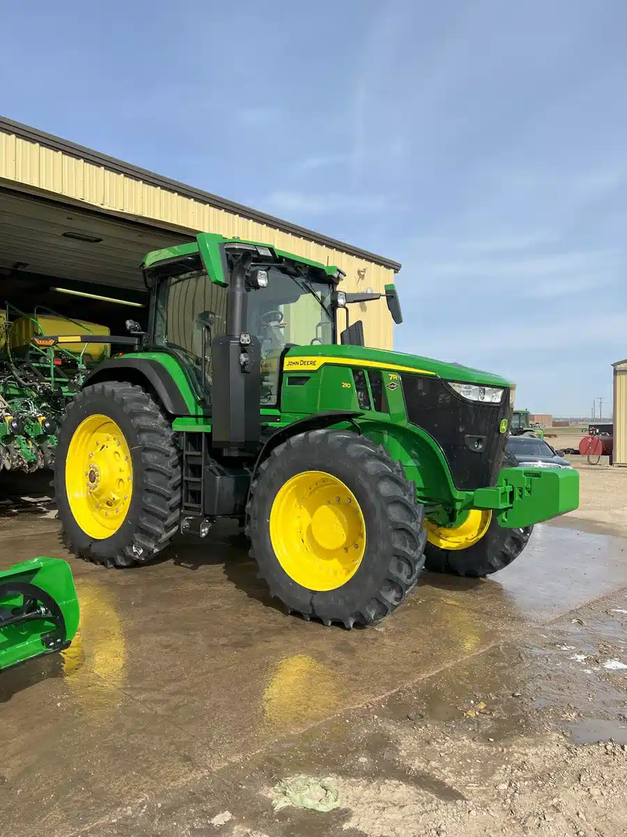 Gallery image 1 for Used 2024 John Deere 7R 210 Tractor