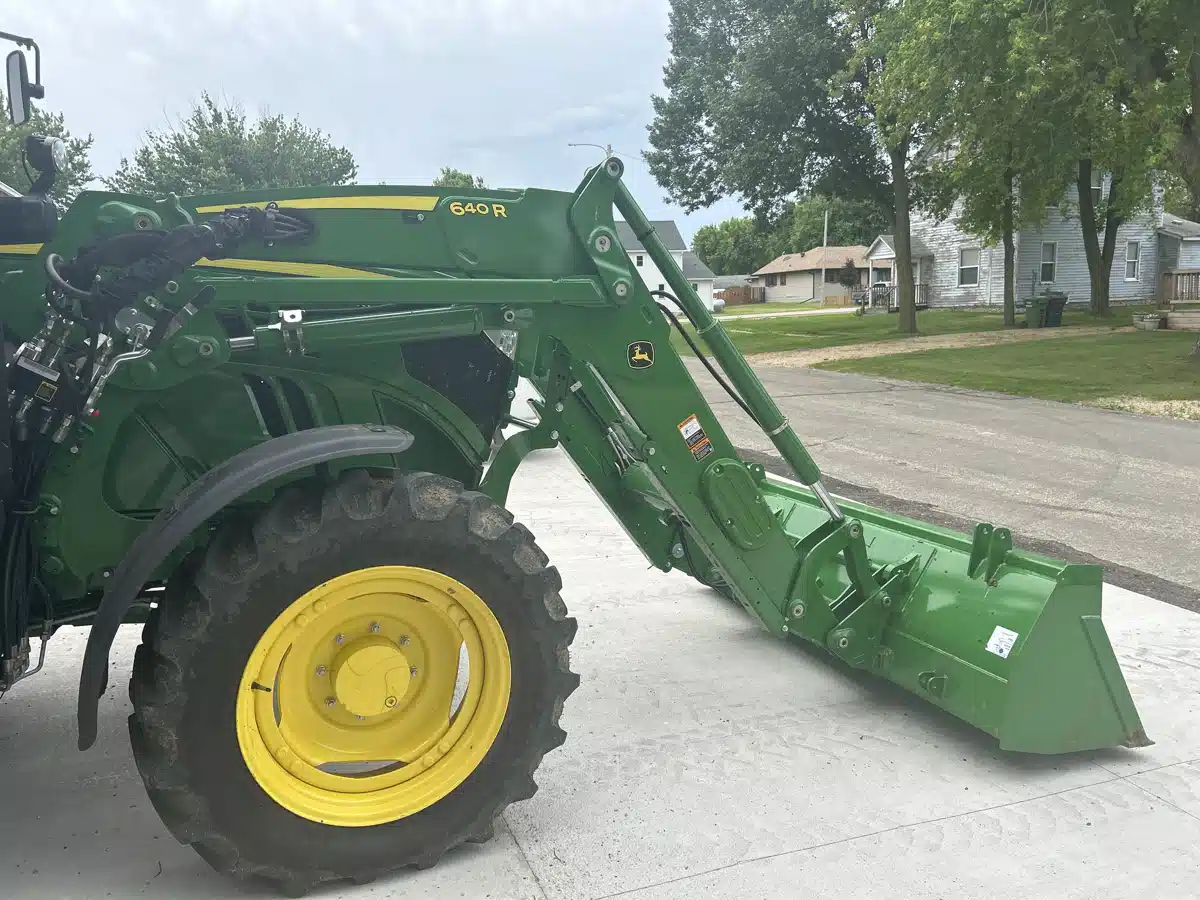 Gallery image 2 for Used 2023 John Deere 640R Tractor Loader
