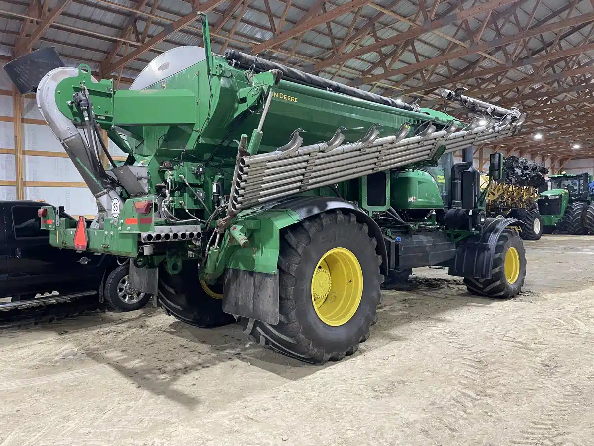Gallery image 2 for Used 2022 John Deere 800R Anhydrous Applicator