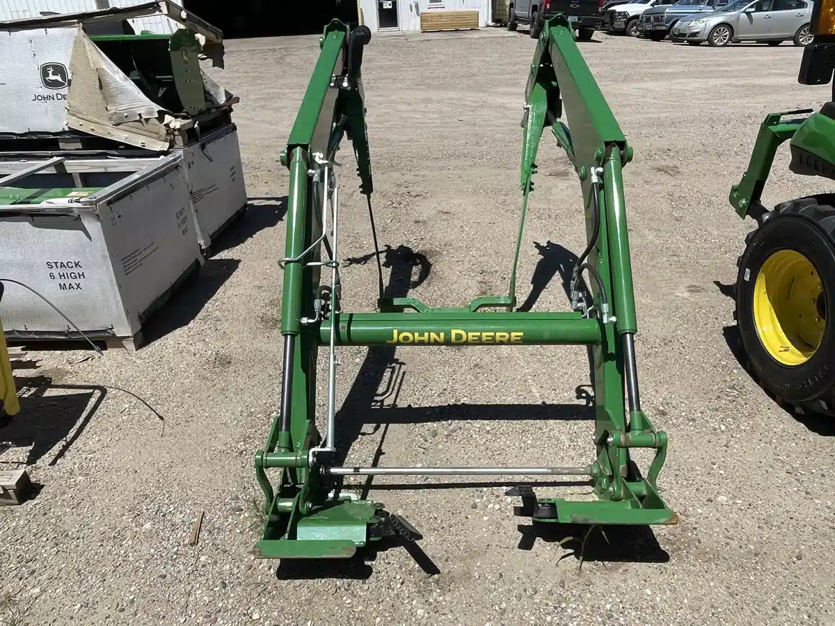 Gallery image 1 for Used 2024 John Deere 440R NSL Tractor Loader