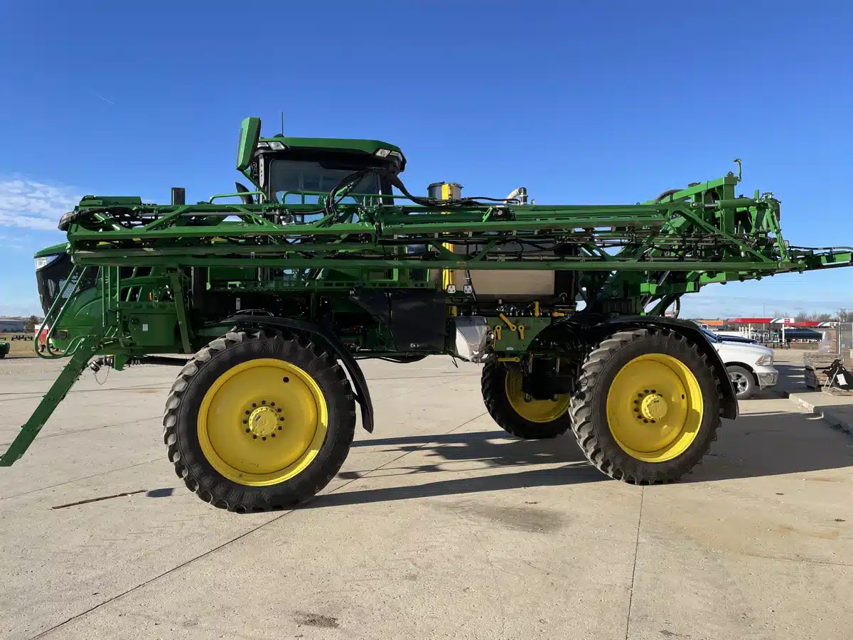 Gallery image 2 for Used 2023 John Deere 410R Sprayer - Self Propelled