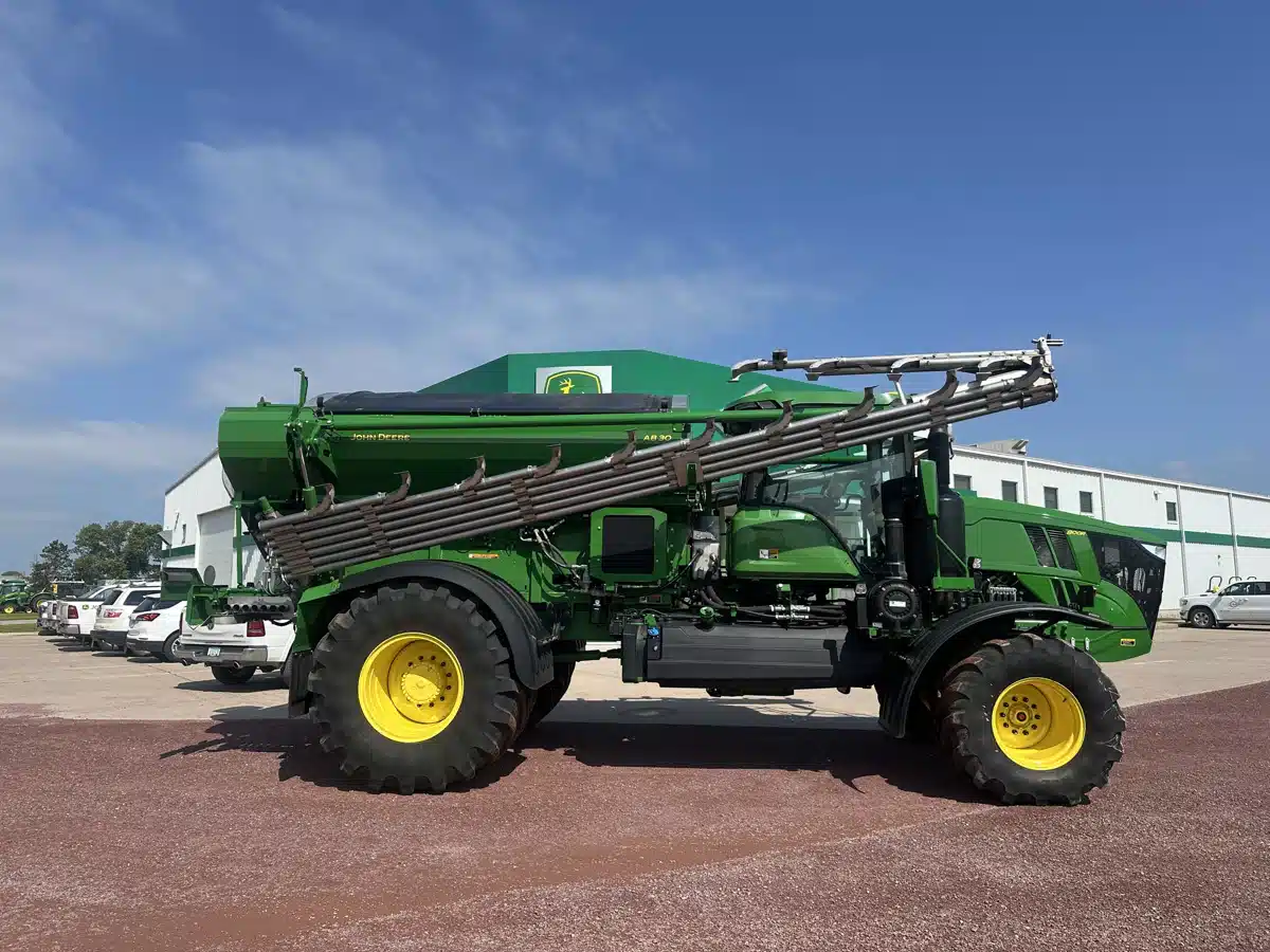 Gallery image 1 for Used 2024 John Deere 800R Anhydrous Applicator